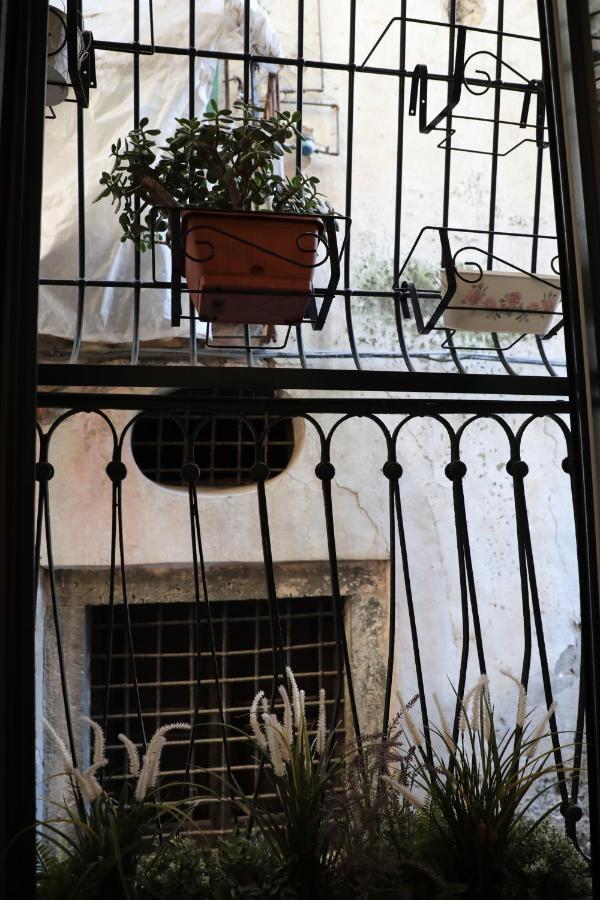 Maison Nicole - Salerno Apartment Bagian luar foto